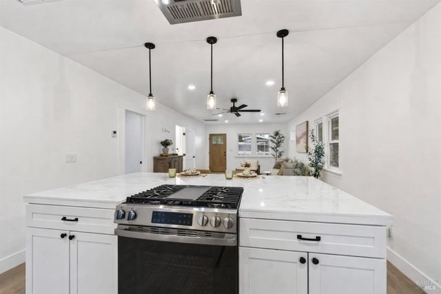 648 Pine St, Santa Rosa, CA 95404