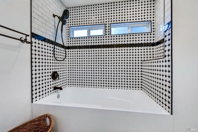 648 Pine St, Santa Rosa, CA 95404