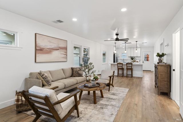 648 Pine St, Santa Rosa, CA 95404