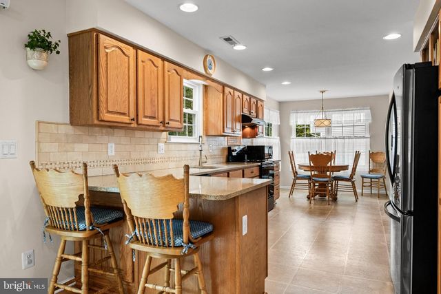 4 CLIFFORD LN, Marlton, NJ 08053