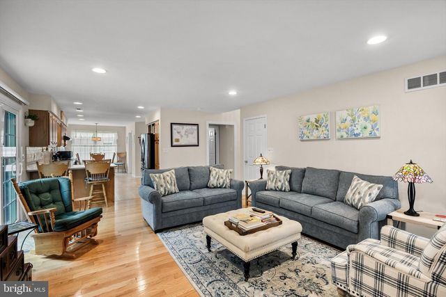 4 CLIFFORD LN, Marlton, NJ 08053