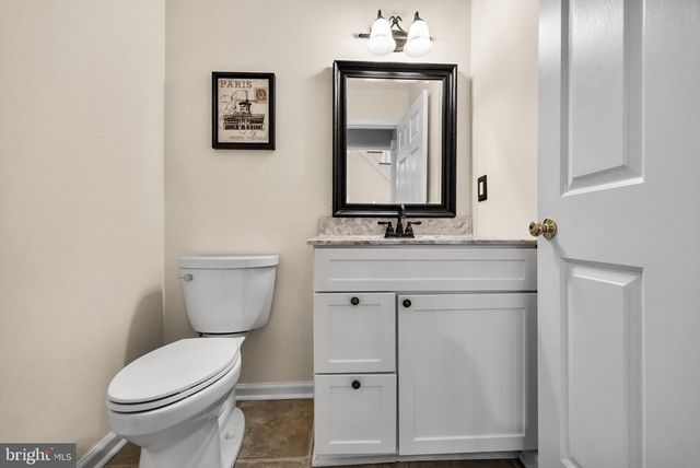 4 CLIFFORD LN, Marlton, NJ 08053
