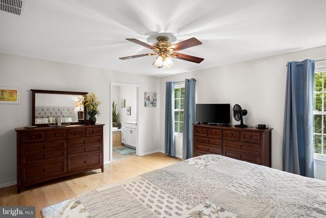 4 CLIFFORD LN, Marlton, NJ 08053