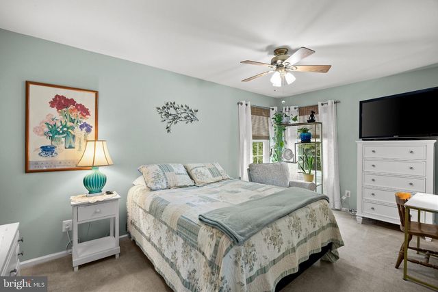 4 CLIFFORD LN, Marlton, NJ 08053