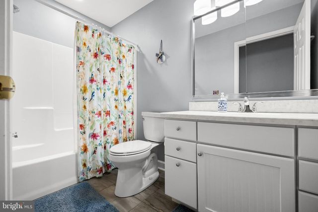 4 CLIFFORD LN, Marlton, NJ 08053