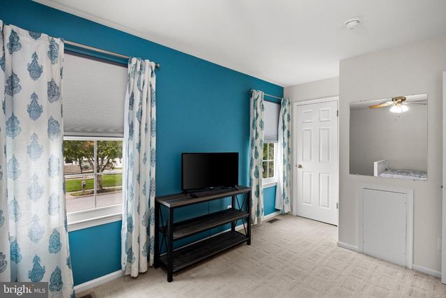 4 CLIFFORD LN, Marlton, NJ 08053