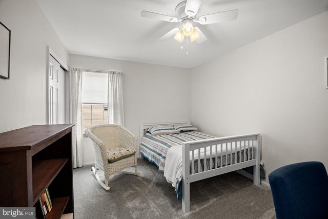 4 CLIFFORD LN, Marlton, NJ 08053
