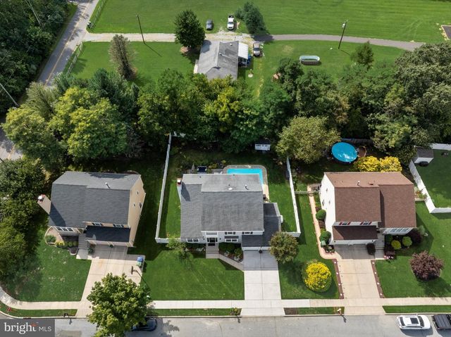 4 CLIFFORD LN, Marlton, NJ 08053