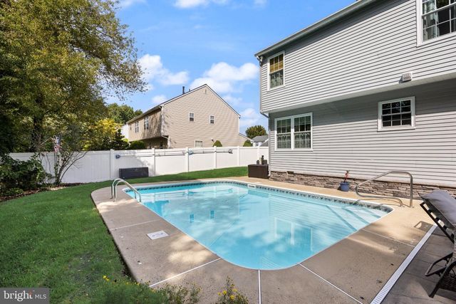 4 CLIFFORD LN, Marlton, NJ 08053