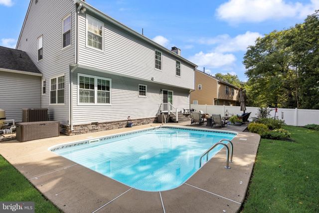 4 CLIFFORD LN, Marlton, NJ 08053