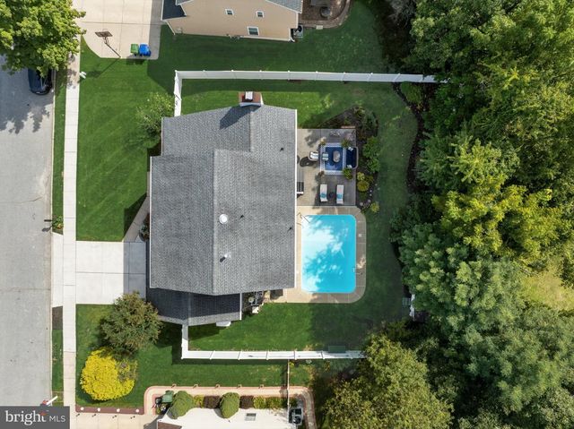 4 CLIFFORD LN, Marlton, NJ 08053