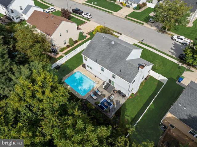 4 CLIFFORD LN, Marlton, NJ 08053