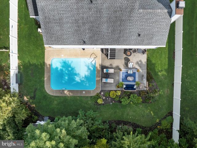 4 CLIFFORD LN, Marlton, NJ 08053