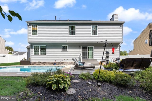 4 CLIFFORD LN, Marlton, NJ 08053