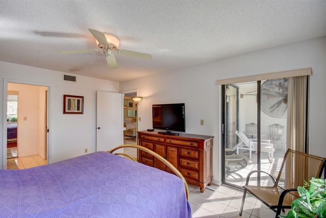 15461 Pembridge Drive 309, Delray Beach, FL 33484