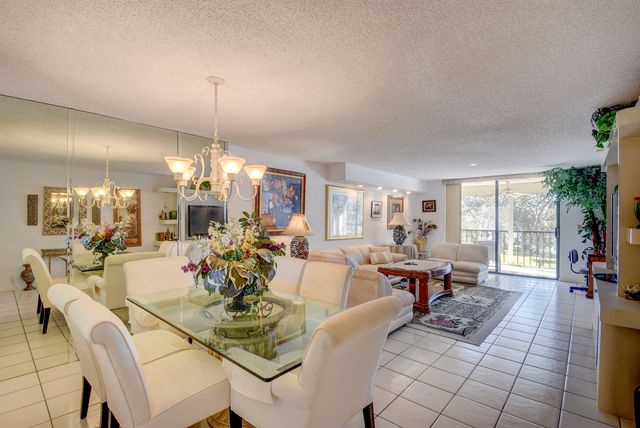 15461 Pembridge Drive 309, Delray Beach, FL 33484