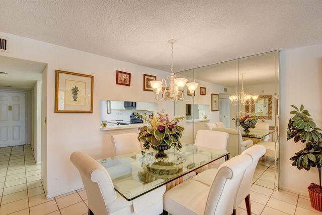 15461 Pembridge Drive 309, Delray Beach, FL 33484