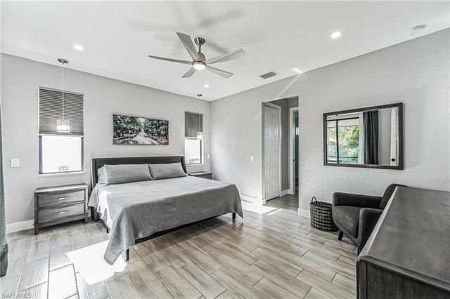 4618 Catalina LN, Bonita Springs, FL 34134