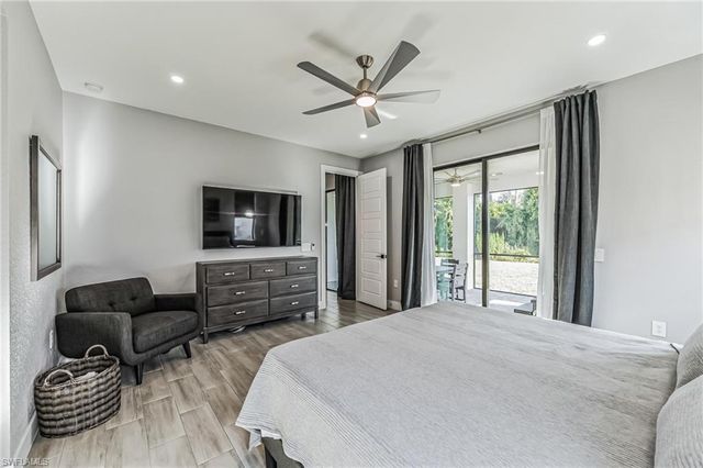 4618 Catalina LN, Bonita Springs, FL 34134