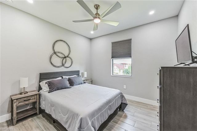 4618 Catalina LN, Bonita Springs, FL 34134
