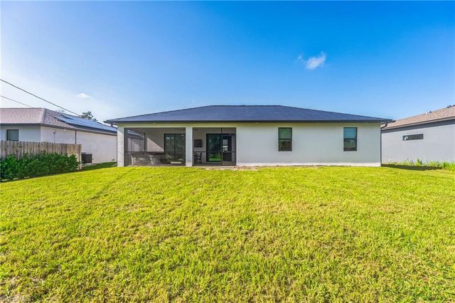 4618 Catalina LN, Bonita Springs, FL 34134
