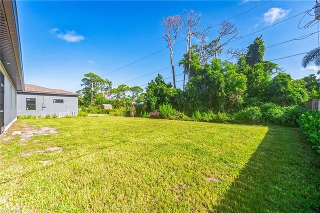 4618 Catalina LN, Bonita Springs, FL 34134
