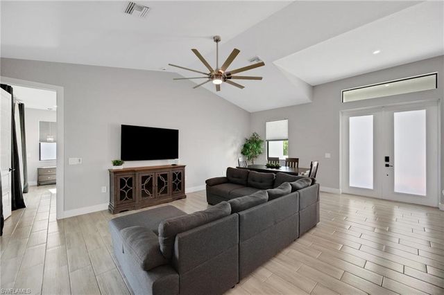 4618 Catalina LN, Bonita Springs, FL 34134