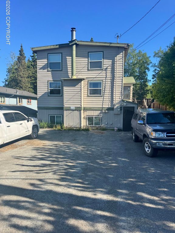 2103 W 32nd Avenue, Anchorage, AK 99517
