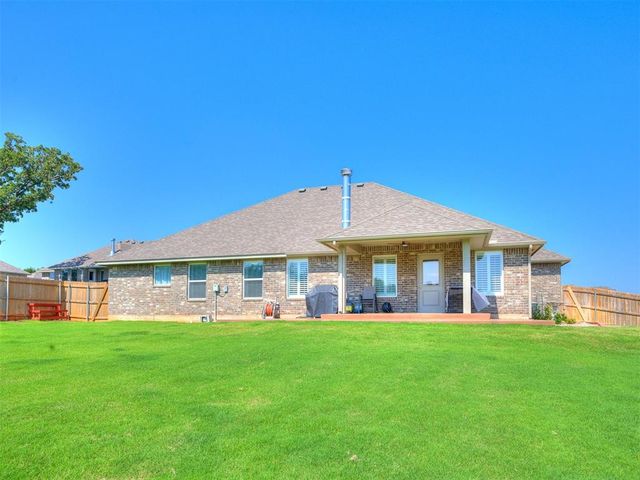 9556 Country Side Lane, Guthrie, OK 73044