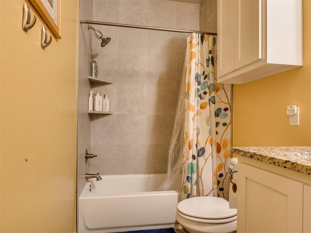 9556 Country Side Lane, Guthrie, OK 73044