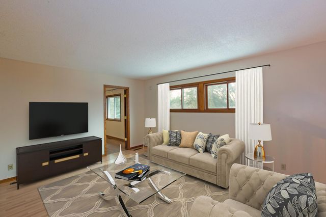 5986 Pheasant Drive, Shoreview, MN 55126