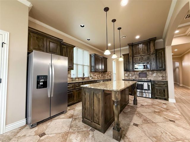 2101 NW 159th Terrace, Edmond, OK 73013