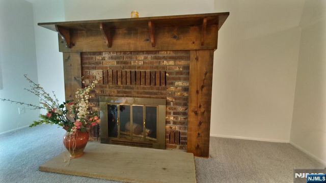 5 S Bayard Lane, Mahwah, NJ 07430