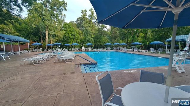 5 S Bayard Lane, Mahwah, NJ 07430