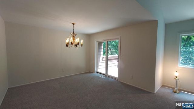 5 S Bayard Lane, Mahwah, NJ 07430