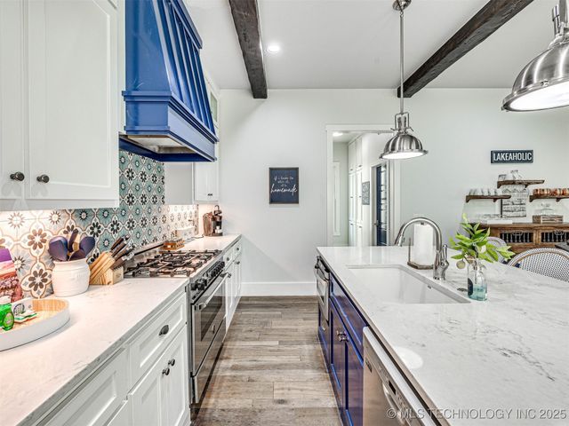 37 Redbud Street, Carlton Landing, OK 74432