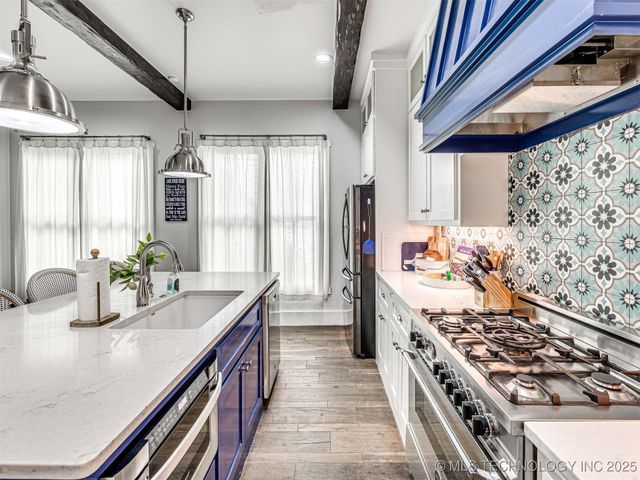 37 Redbud Street, Carlton Landing, OK 74432