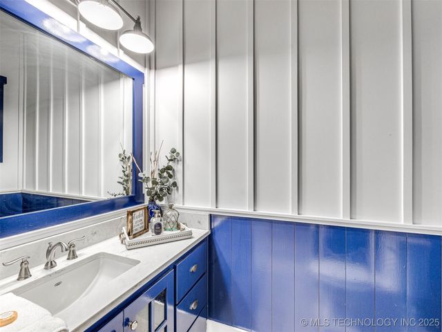 37 Redbud Street, Carlton Landing, OK 74432