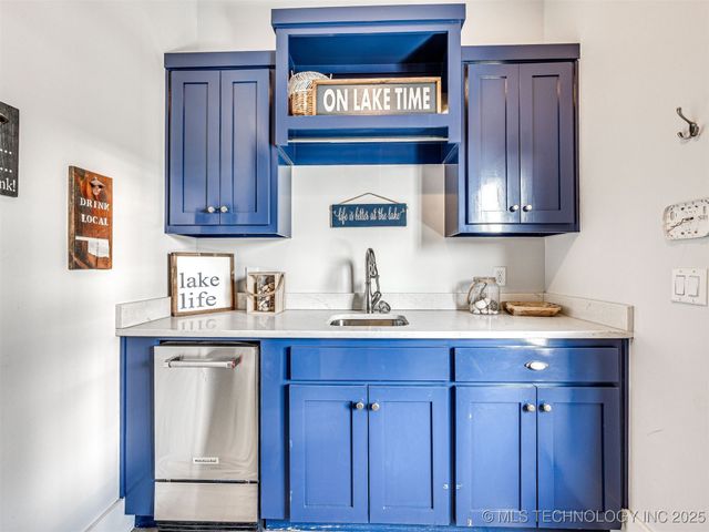 37 Redbud Street, Carlton Landing, OK 74432