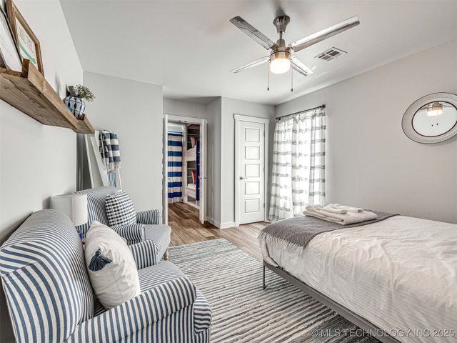 37 Redbud Street, Carlton Landing, OK 74432