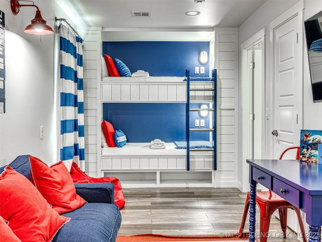 37 Redbud Street, Carlton Landing, OK 74432