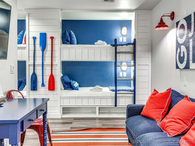 37 Redbud Street, Carlton Landing, OK 74432