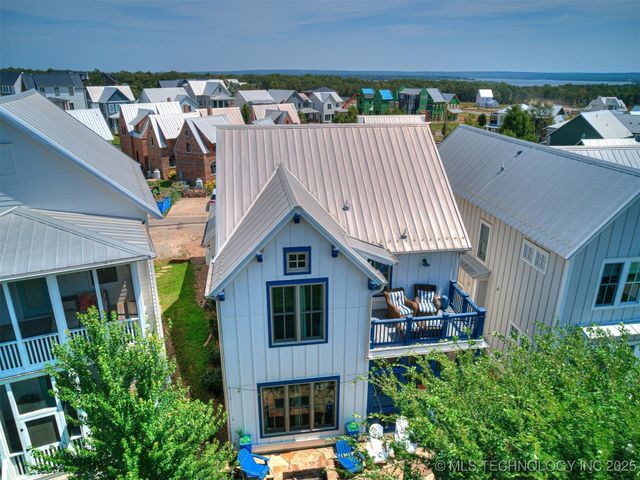 37 Redbud Street, Carlton Landing, OK 74432