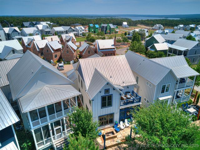 37 Redbud Street, Carlton Landing, OK 74432