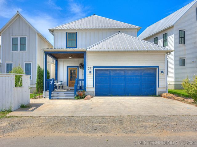 37 Redbud Street, Carlton Landing, OK 74432