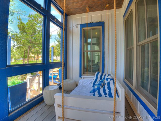 37 Redbud Street, Carlton Landing, OK 74432