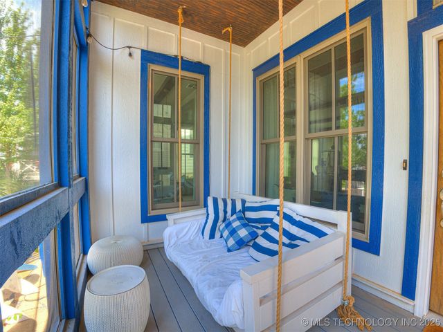 37 Redbud Street, Carlton Landing, OK 74432