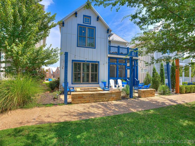 37 Redbud Street, Carlton Landing, OK 74432