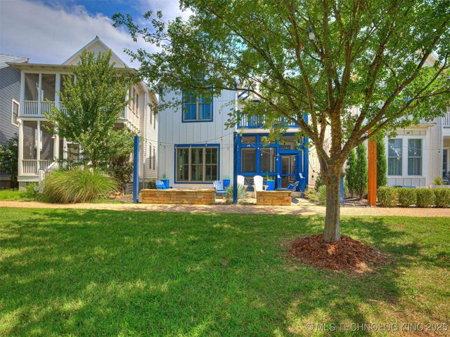 37 Redbud Street, Carlton Landing, OK 74432