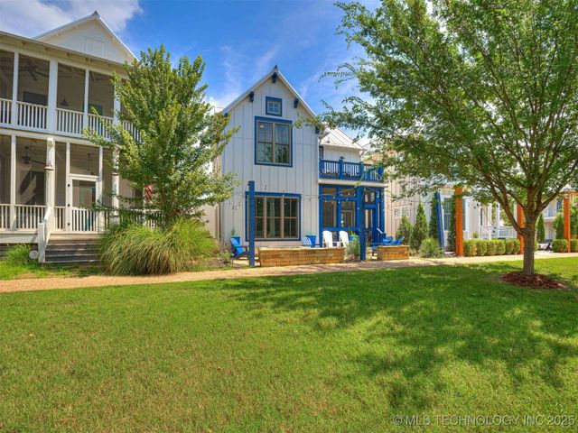 37 Redbud Street, Carlton Landing, OK 74432